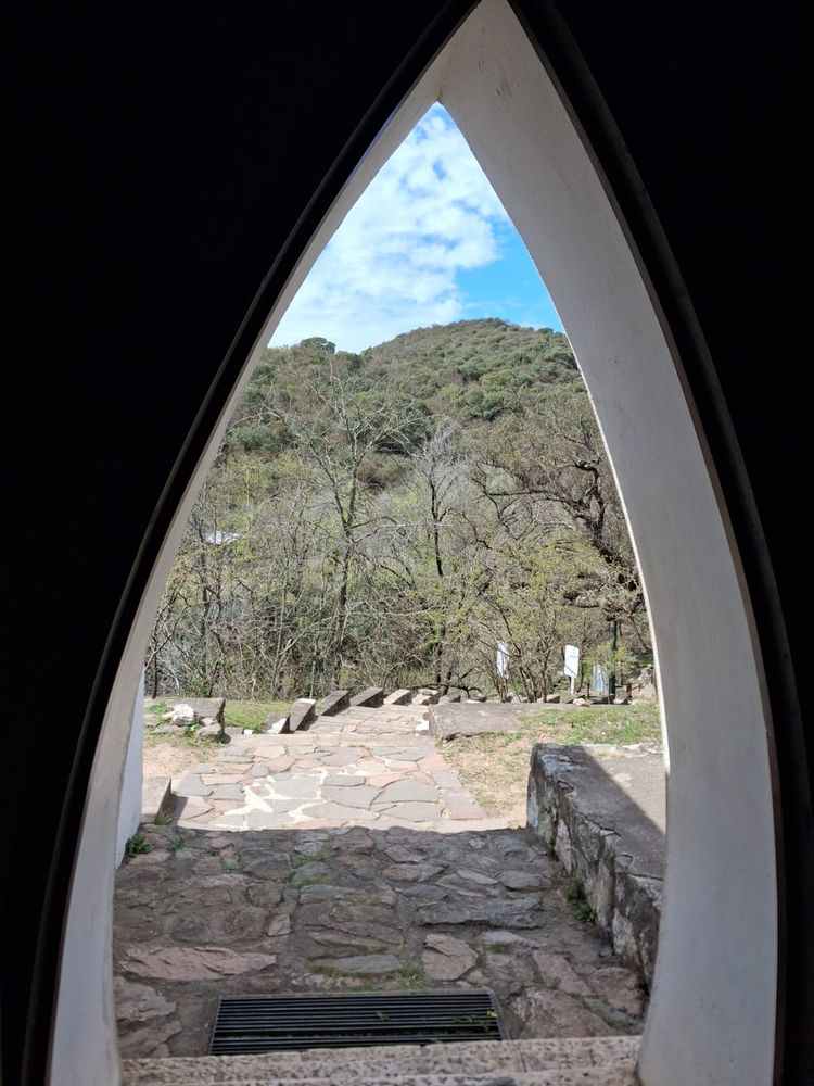 Uno de los accesos a la Capilla de Buffo.