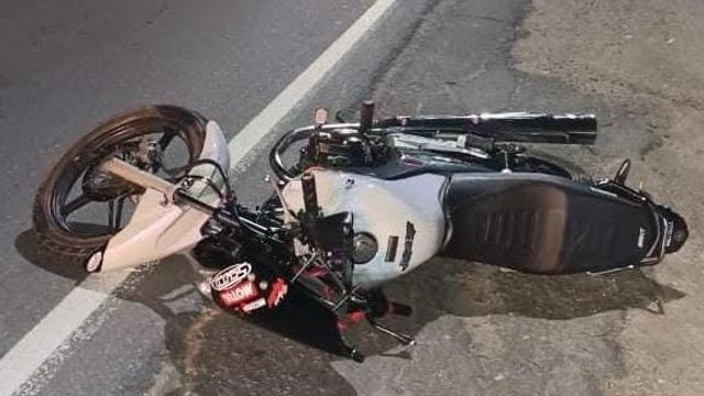 La moto involucrada en el fatal accidente ocurrido sobre la Ruta 14, en Villa Icho Cruz.