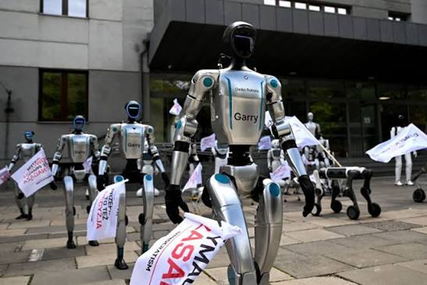 Los robots se manifestaron contra la inteligencia artificial.