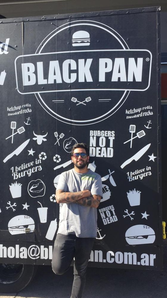Black Pan, las hamburguesas con pan negro.
