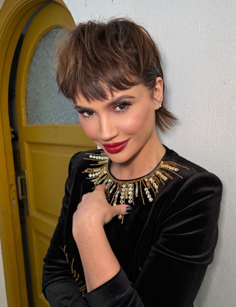 A los 42 años, Celeste Cid deslumbró con un corte de pelo estilo pixie y marcó la tendencia de la próxima temporada