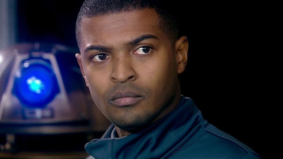 Escándalo en Reino Unido: el actor de Doctor Who quedó envuelto en una gravísima acusación