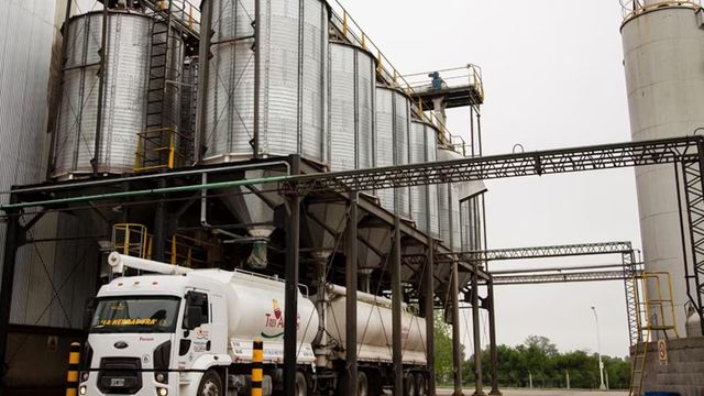 El reclamo de los trabajadores en la planta en Córdoba.