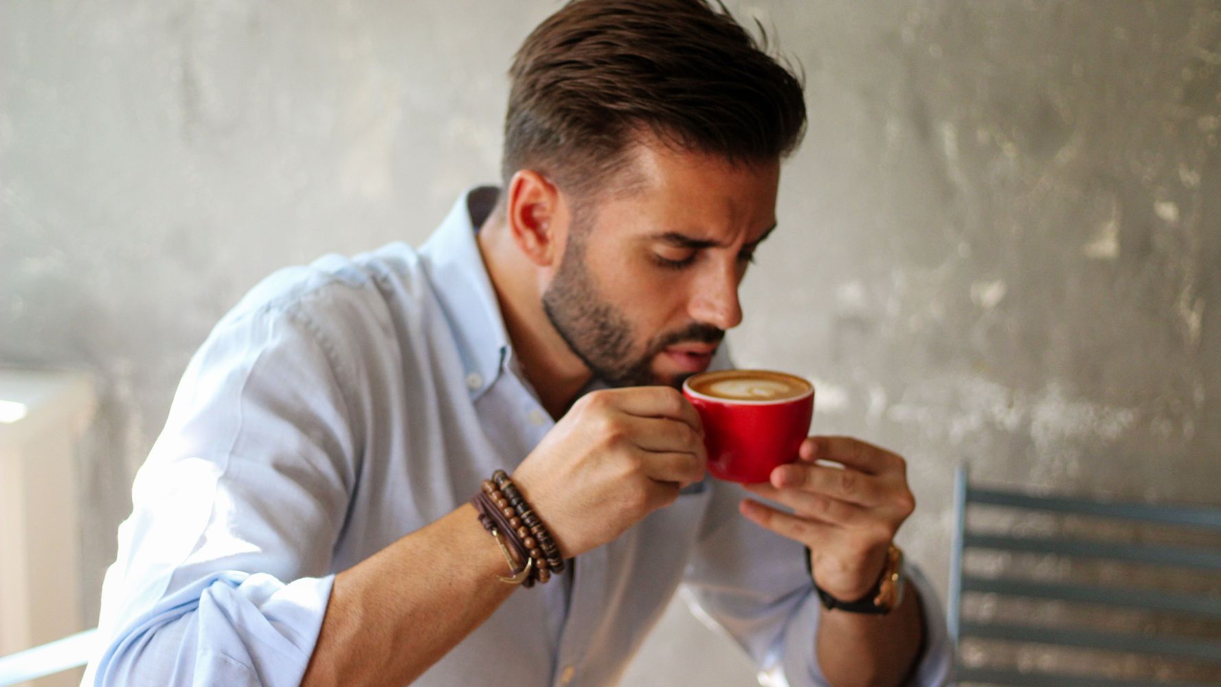 Tomar café.