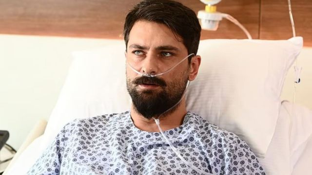 La historia combina drama médico con conflictos personales y profesionales.