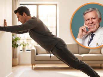 El doctor Daniel López Rosetti mostró el truco definitivo para hacer bien lagartijas verticales: “Cuando te acercás a la pared, inspirás y cuando te alejás de la pared, espirás"