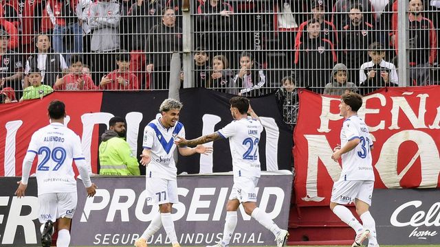 Vélez se llevó a un Ronaldo Martínez que en Talleres no funcionaba. Y se le abrió el arco.