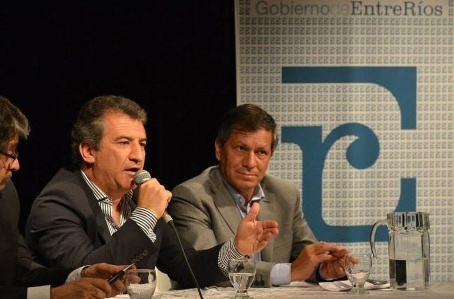 Urribarri y Báez detenidos.
