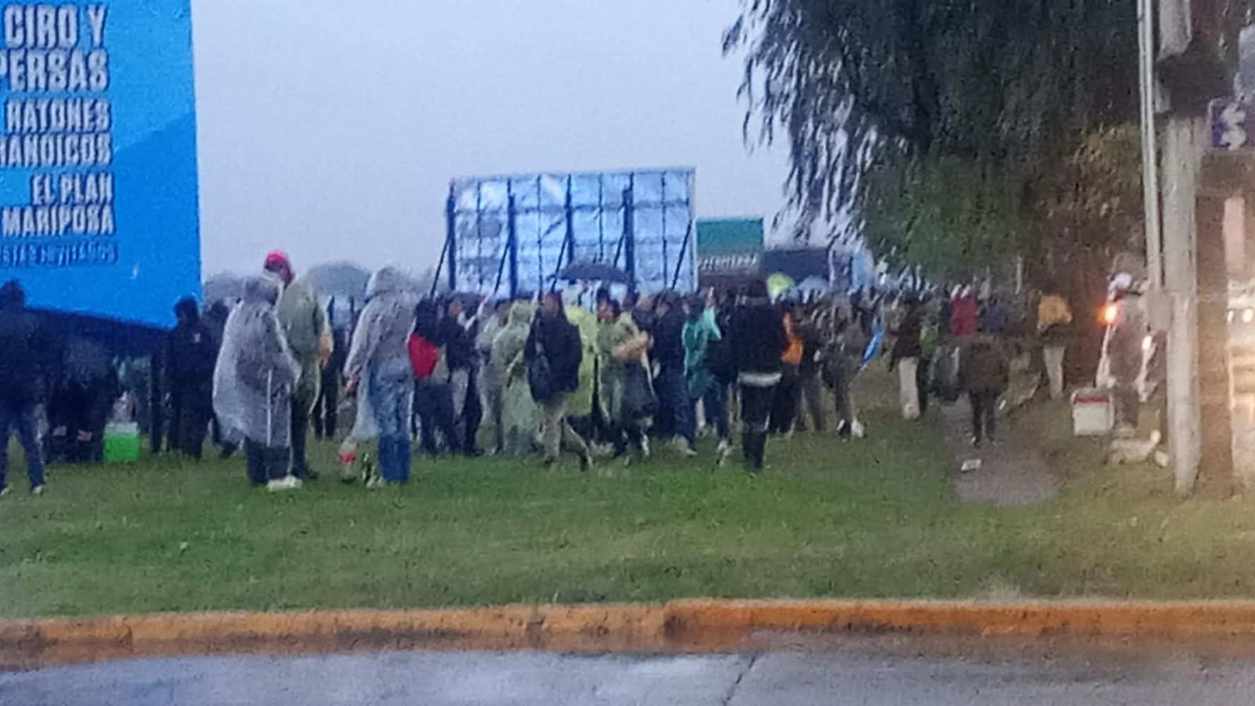 Norte Rock en Yerba Buena, a pesar de la lluvia.