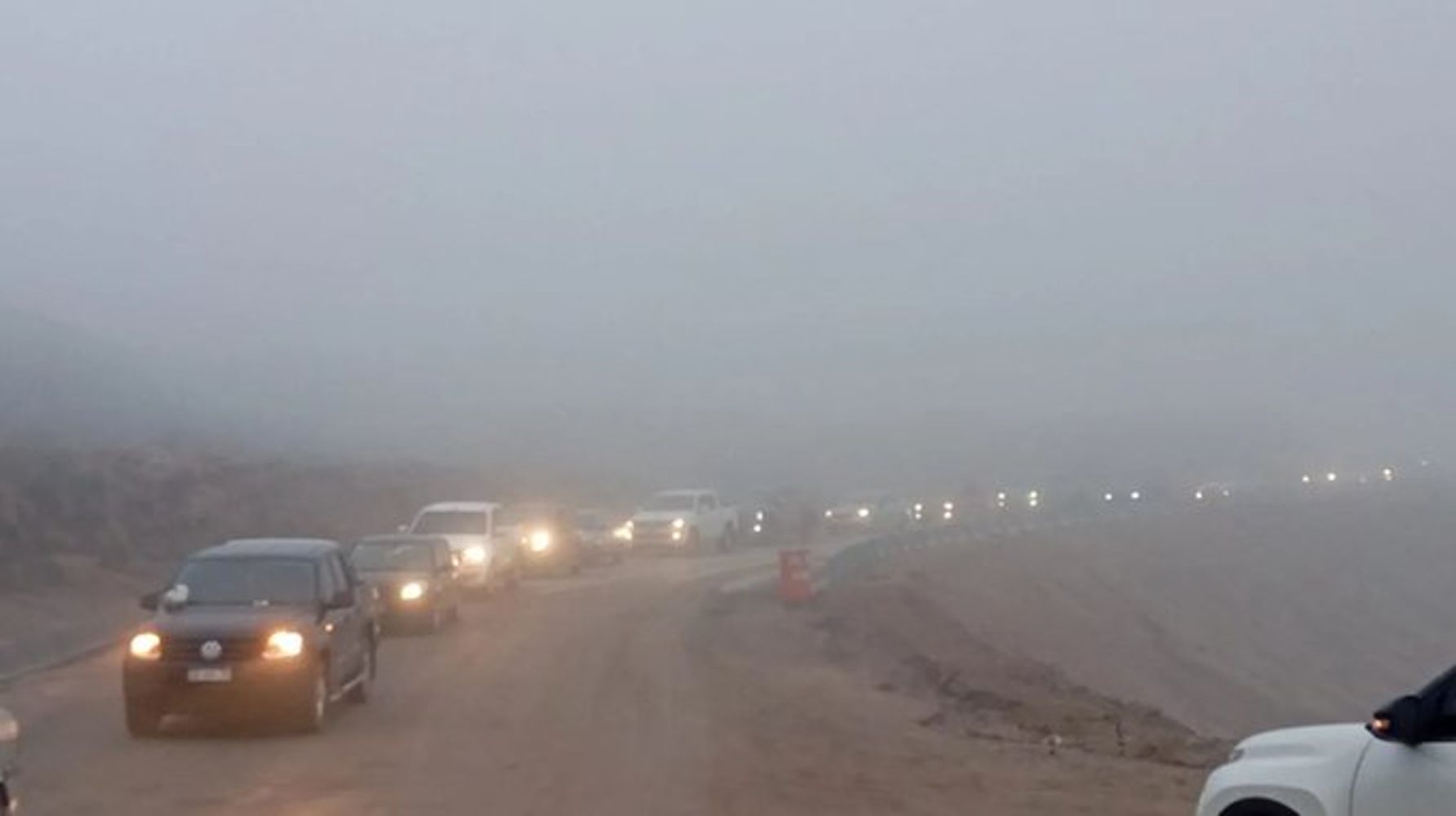 Caravanas de autos en Los Gigantes, por la atracción de la nieve.