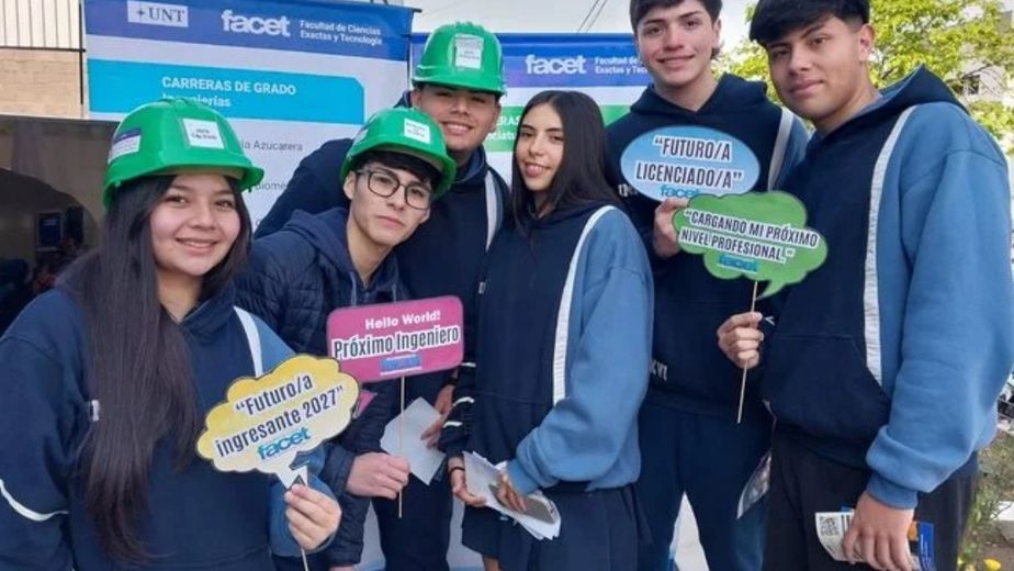 La Expo Territorial de la UNT fue más allá de la folletería y propuso actividades pensadas para acercar a los jóvenes a la ciencia y la tecnología.
