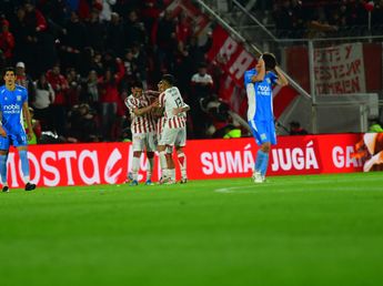 El insólito gol de Instituto, para abrir el partido contra Estudiantes de Río Cuarto