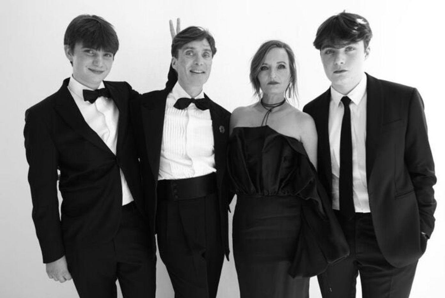 Cillian Murphy, Yvonne McGuinness y los dos hijos que tienen en común Malachy y Aran.