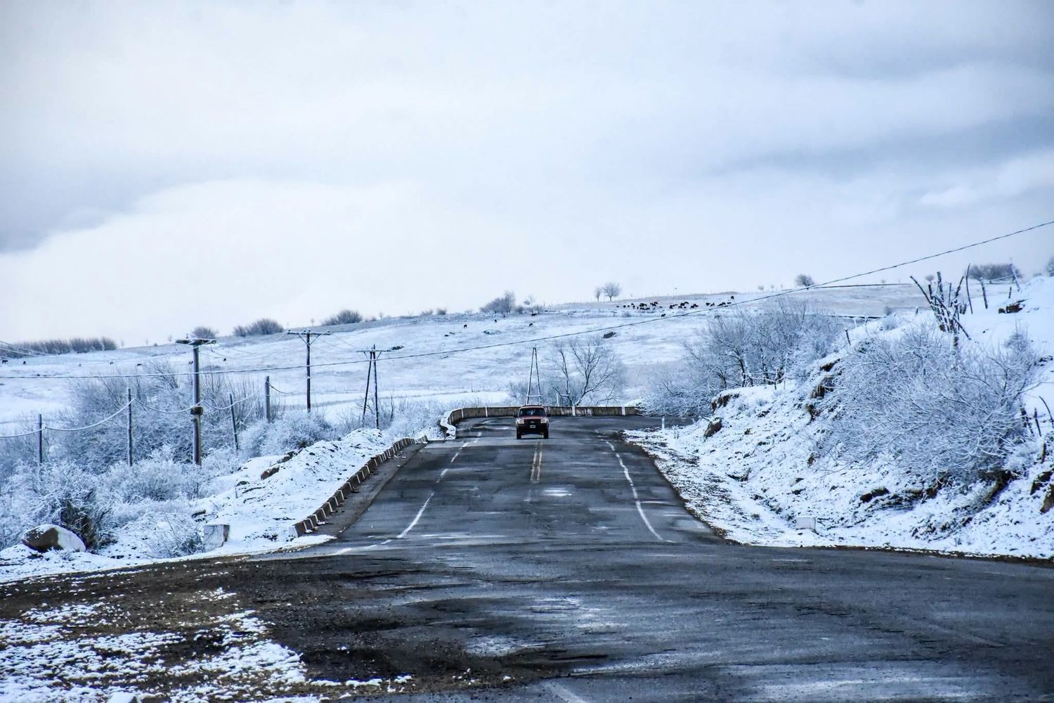 Mínima de seis grados bajo cero, viento del oeste y nevadas intermitentes: el domingo marcó el punto más severo del frente polar.