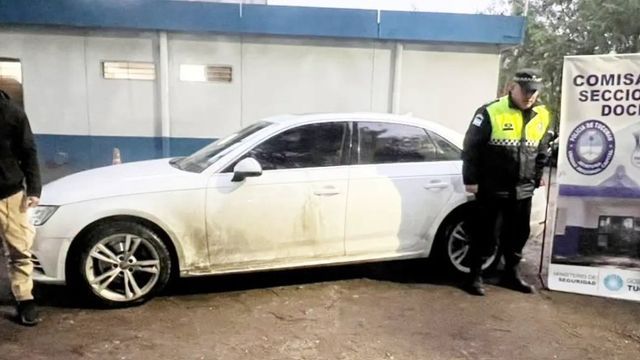 Policías de la Unidad Regional Capital detuvieron la marcha de un hombre que conducía un Audi A4 con pedido de secuestro.