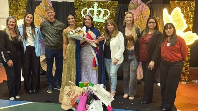 Campo Grande coronó a Loana Ruíz Díaz como nueva reina del Festival Provincial del Docente.