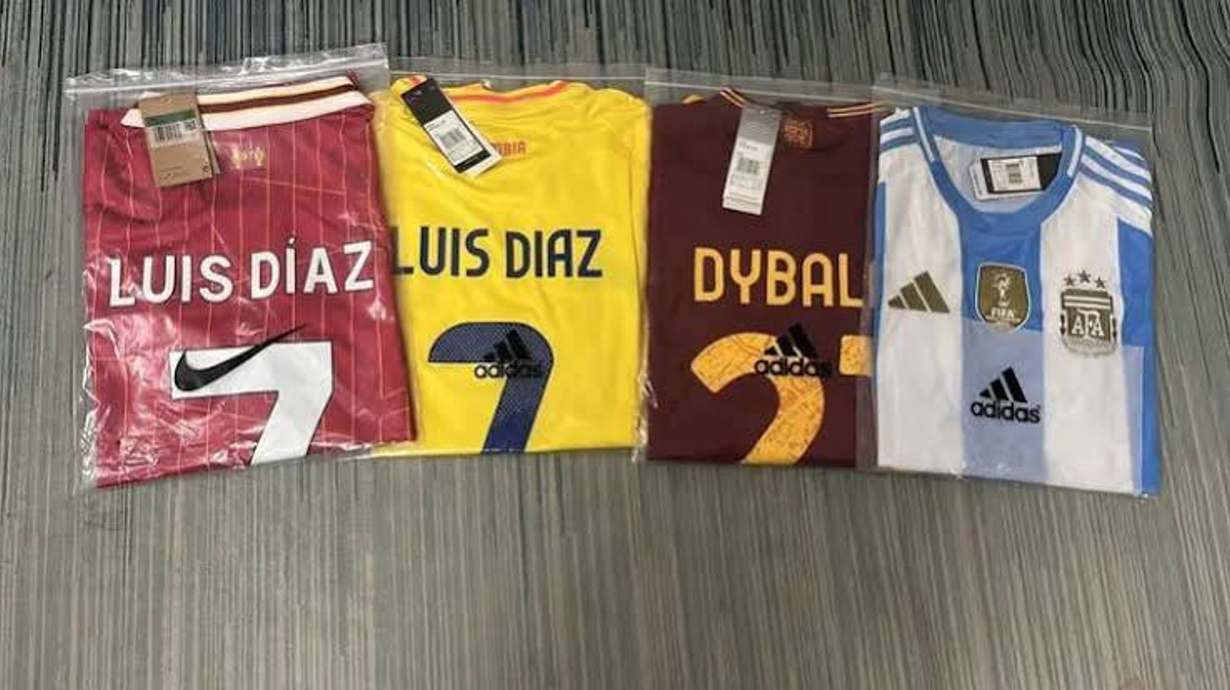Camisetas chinas.