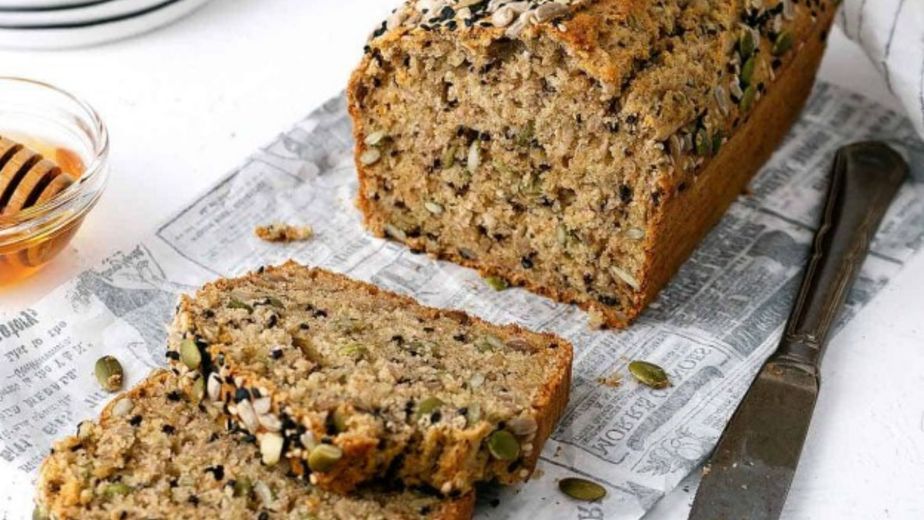 Pan antiinflamatorio sin gluten: la receta con semillas que se prepara en solo 3 pasos