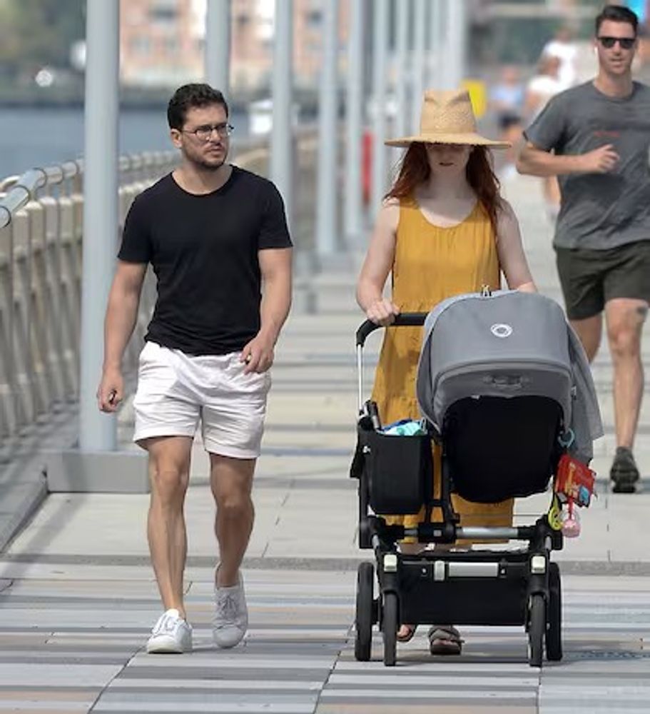 Kit Harington y Rose Leslie tras agrandar la familia.
