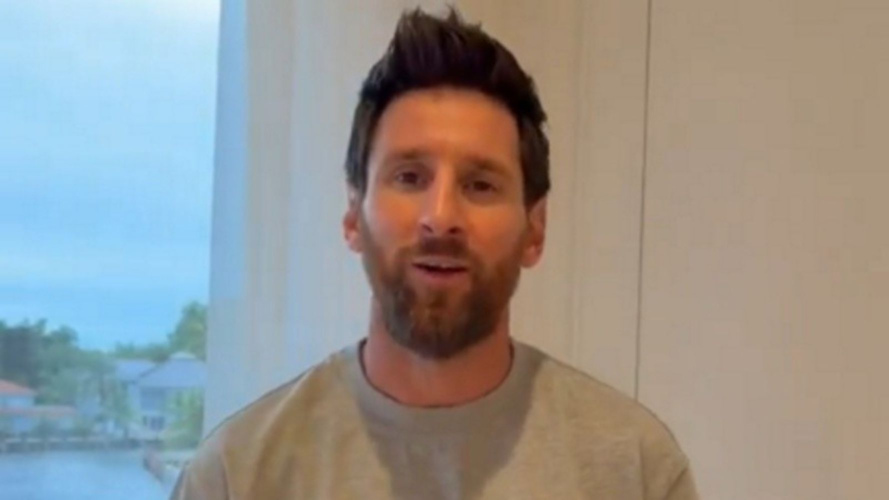 Messi saludó a la delegación argentina