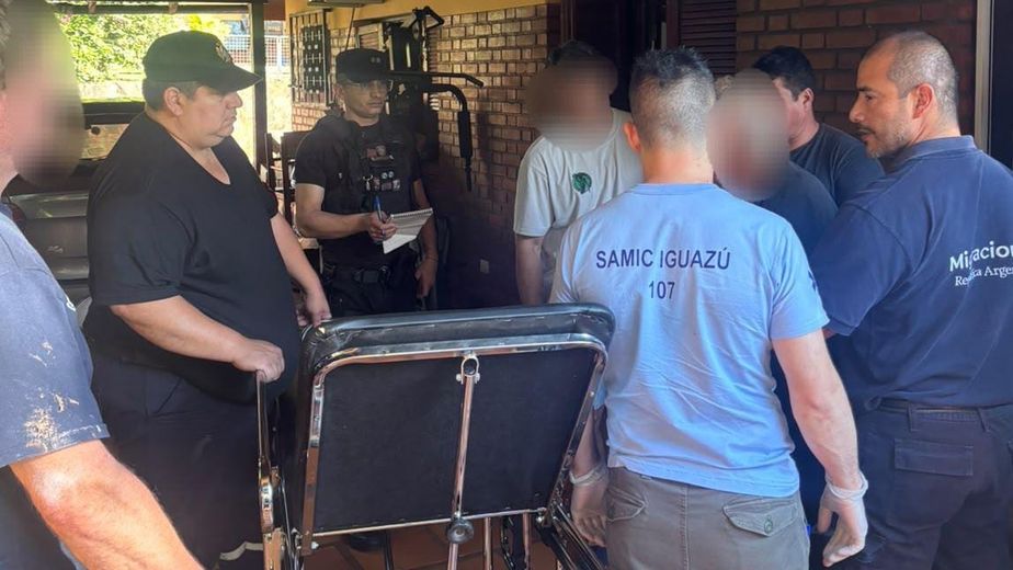 Puerto Iguazú: un hombre de 88 años fue atacado por sus dos perros rottweiler.