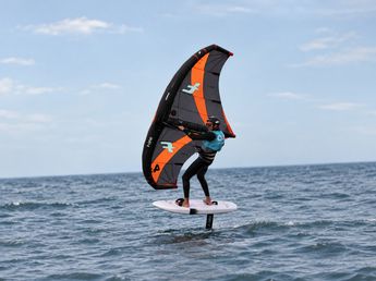 El mejor wingfoil del país llega este fin de semana al lago San Roque