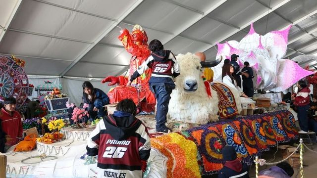 La creatividad, el trabajo colectivo y el compromiso de los jóvenes mantienen viva una de las celebraciones más representativas de la provincia: la Fiesta Nacional de los Estudiantes, que tiene como uno de sus ejes la presentación de extraordinarias carrozas.