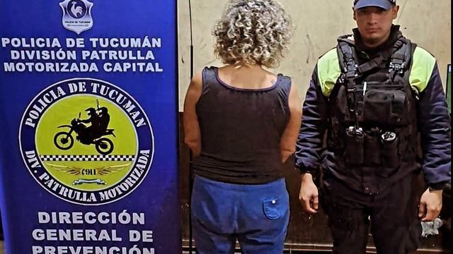 Efectivos de la Patrulla Motorizada llegaron al domicilio y retiraron a la acusada.