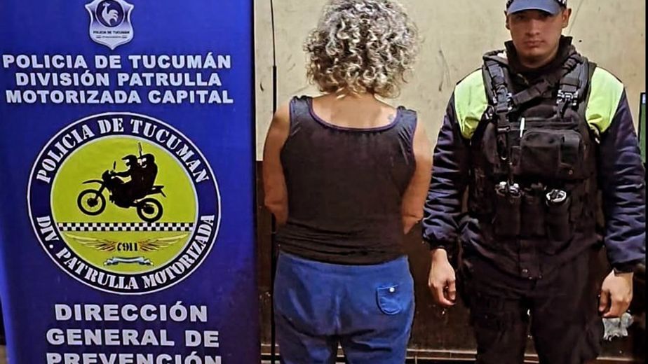 Efectivos de la Patrulla Motorizada llegaron al domicilio y retiraron a la acusada.