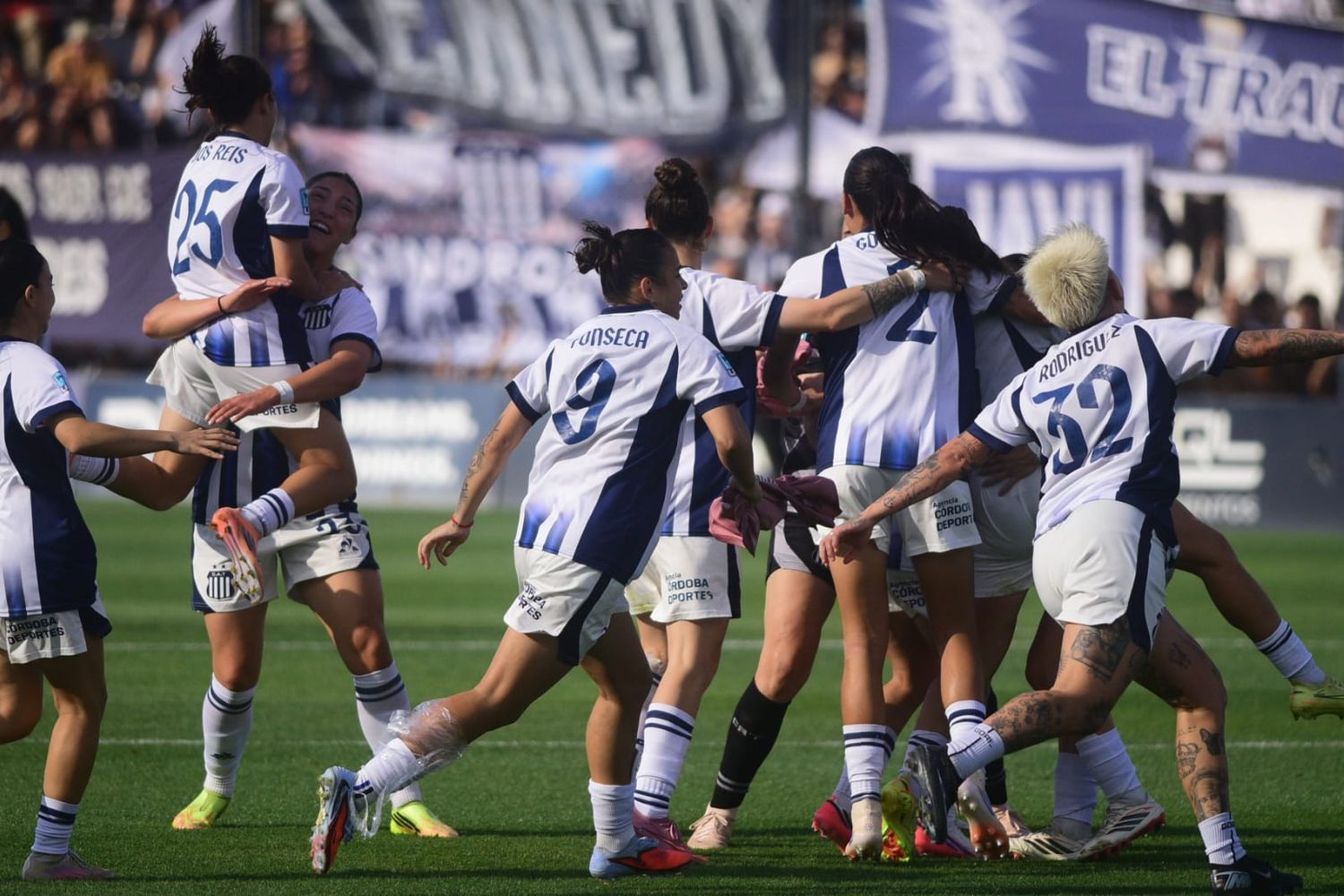 Talleres goleó a Belgrano en La Boutique.