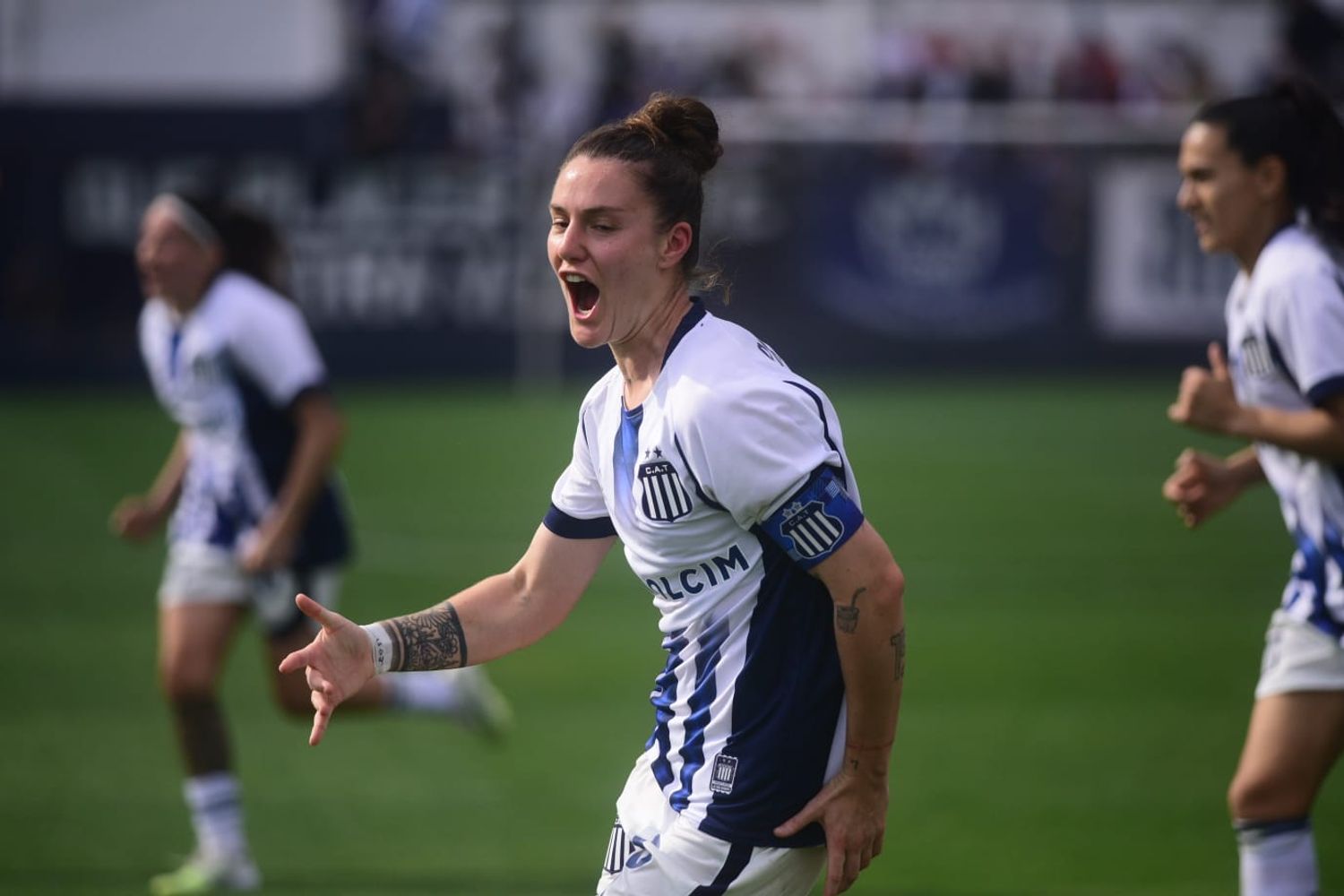 Talleres goleó a Belgrano en el femenino.