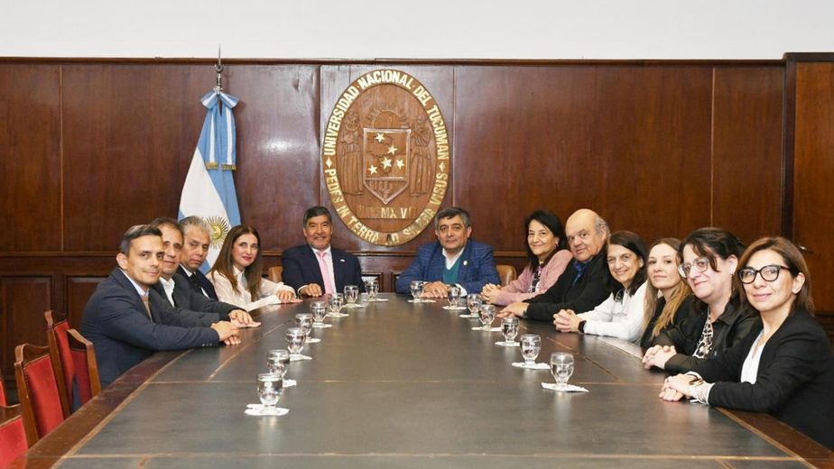 Mohamed se reunio con Acevedo en la UNT