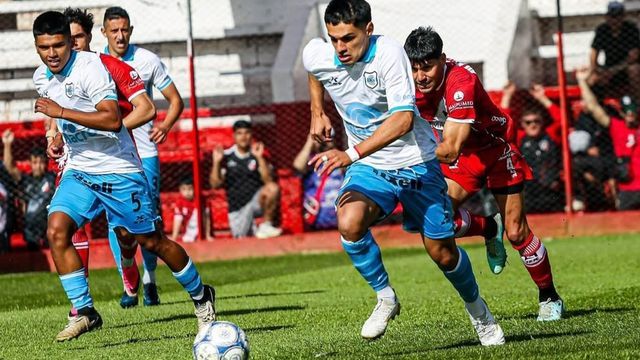 Gimnasia y Esgrima de Jujuy igualó 1 a 1 ante Deportivo Maipú en Mendoza con un gol de Federico Paradela en el complemento, resultado que deja al "Lobo" tercero con 53 puntos, igualado con Tristán Suárez y Temperley en la cima de la Zona B de la Primera Nacional 2026.