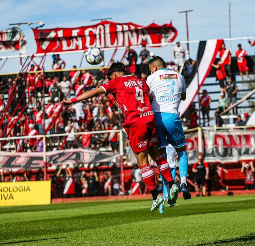 El desarrollo del encuentro en Mendoza no fue sencillo, sin embargo se contabilizaron jugadas claras de gol para ambos bandos.