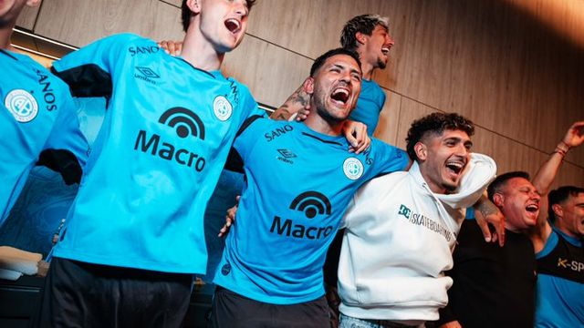 Lucas Passerini y el loco festejo por el gol agónico en la victoria de Belgrano.