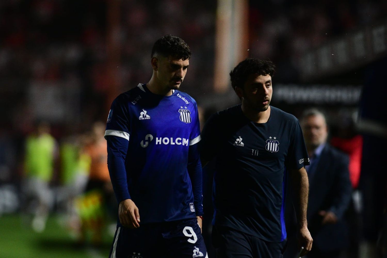 El uruguayo Álvarez Martínez se fue expulsado y fue un quiebre para Talleres ante Instituto.