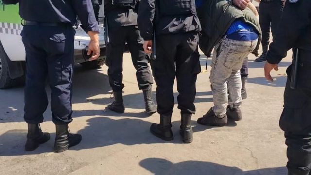 La Policía de Tucumán desplegó un fuerte esquema de seguridad para completar el traslado.