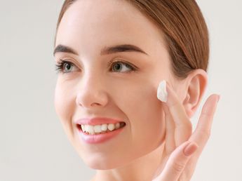 Roger Nebot, farmacéutico: "La crema Nivea de lata azul no es recomendable como crema facial, pero puede dar una mayor sensación de confort en una piel muy seca"