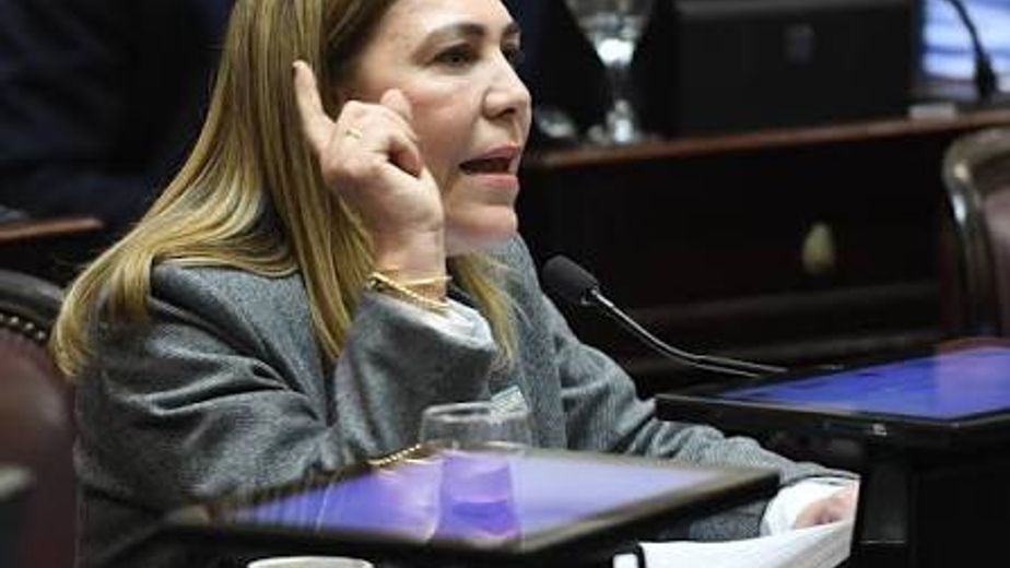 "Tenemos que dar el paso": el mensaje de Ávila a las mujeres que quieren hacer política.