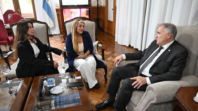 Jiménez destacó su afinidad con la ayuda a adultos mayores, personas con discapacidad y niños.