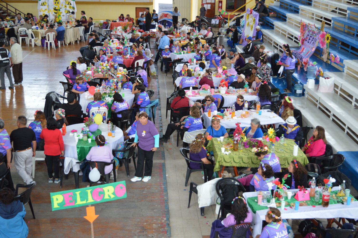 Además de grupos de jubilados de numerosas instituciones palpaleñas, participó también una delegación del Centro Provincial de Adultos Mayores (CEPAM) de San Salvador de Jujuy.