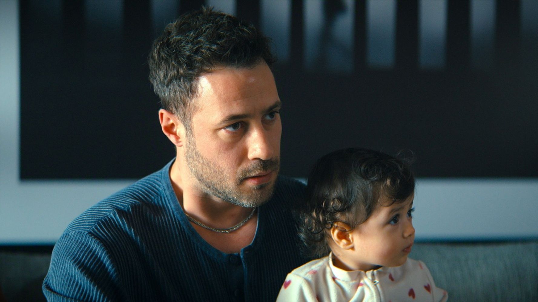 İlker se queda junto a la hija que tuvo con Funda.