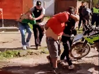 Choque, fuga y detención: persecución policial en Tucumán
