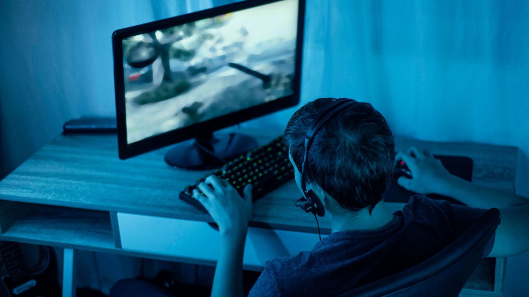 Tiene 9 años, subía videos de Minecraft a Youtube y habría gastado $118.000 dólares sin que su papá lo supiera: su familia podría perder su casa