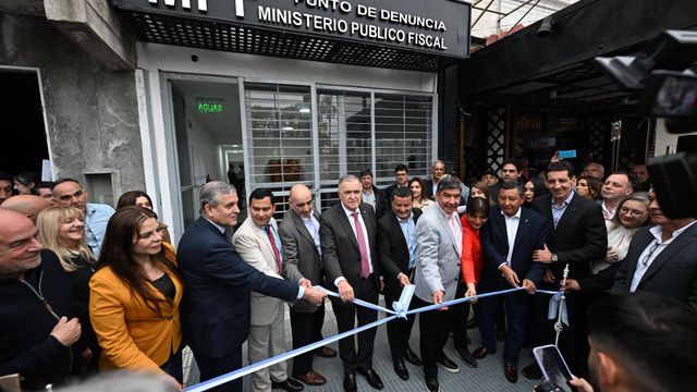 El MPF habilitó un punto de denuncia en la ciudad, en una jornada que también dejó pavimentación e iluminación LED.