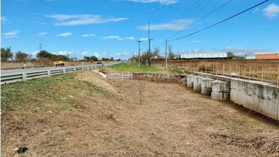 El Municipio de Arroyito realiza trabajos de mantenimiento por la llegada del Niño