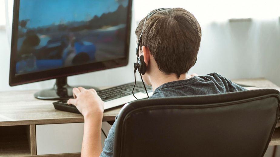 Tiene 9 años, subía videos de Minecraft a Youtube y habría gastado $118.000 dólares sin que su papá lo supiera: su familia podría perder su casa