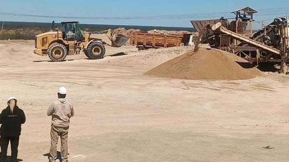 La Dirección de Policía Minera relevó las condiciones de trabajo en distintos yacimientos de la zona dentro de su esquema de fiscalización permanente.