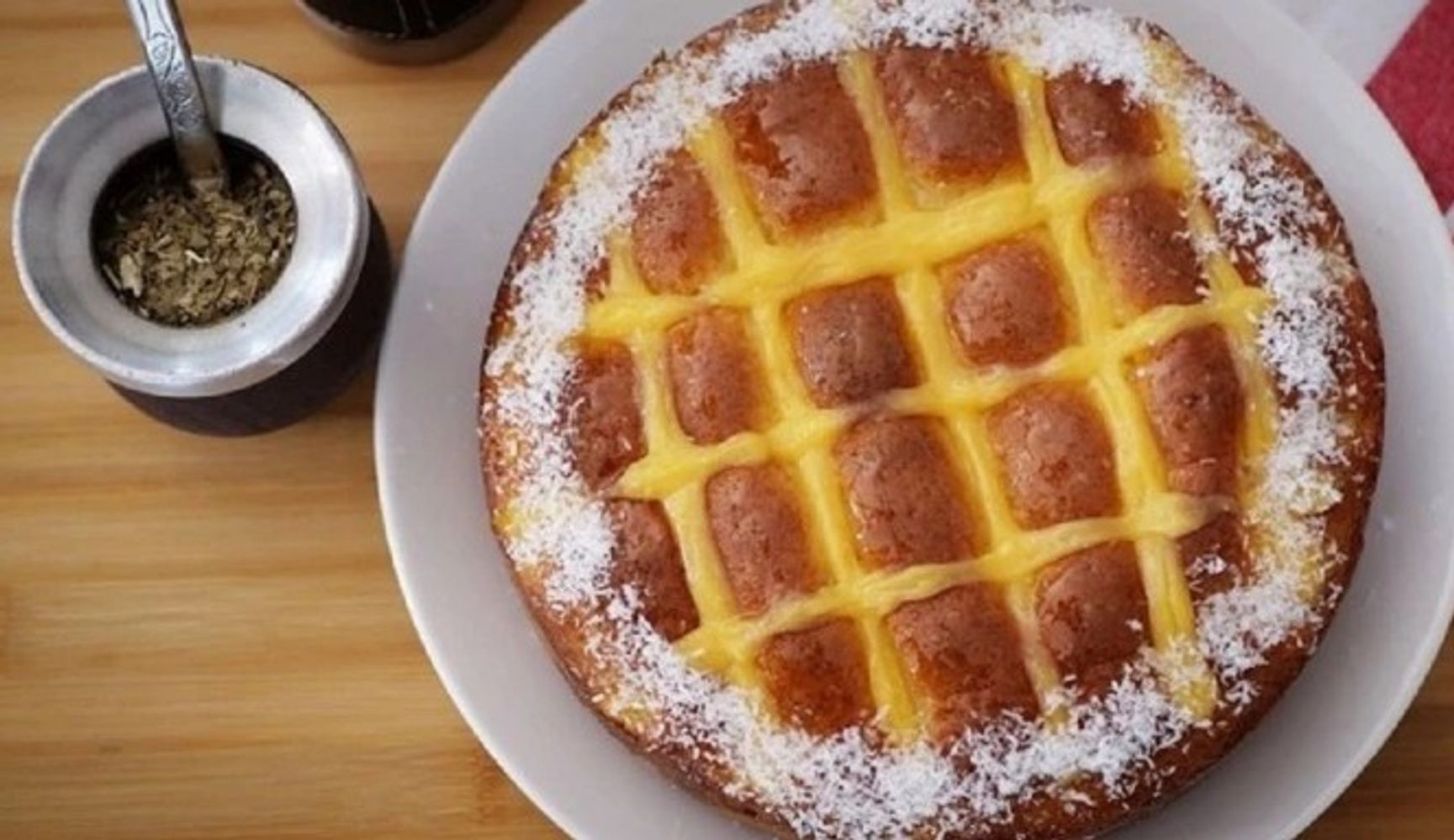 Cómo hacer una torta matera súper esponjosa y con crema pastelera: la receta ideal para la merienda