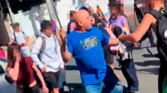 Violencia en la puerta de un colegio en Córdoba. 